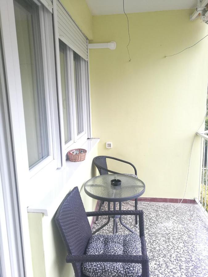 Pretty Big Double Bed Room With Balcony Split Exterior foto