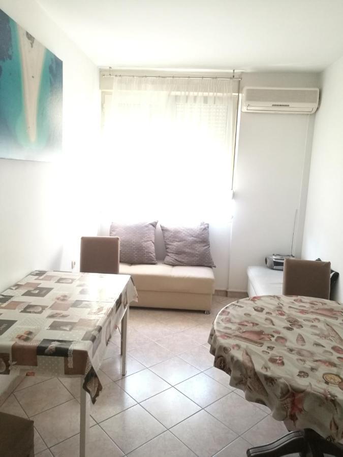 Pretty Big Double Bed Room With Balcony Split Exterior foto